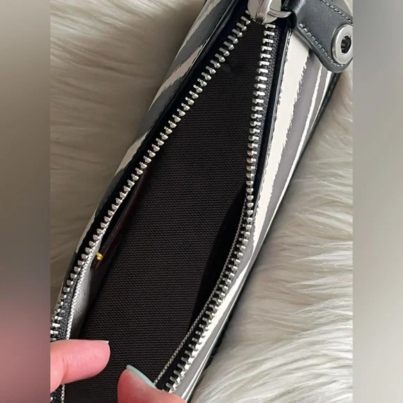 CM514 - Coach Swinger 20 with Zebra Print - Picture 8 of 12